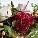 Eetcafe Rabelais – Salade met lauwwarme geitenkaas, honing en crumble van cashewnoten